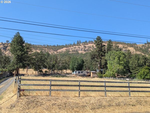 2514 W 10TH ST, The Dalles, OR 97058