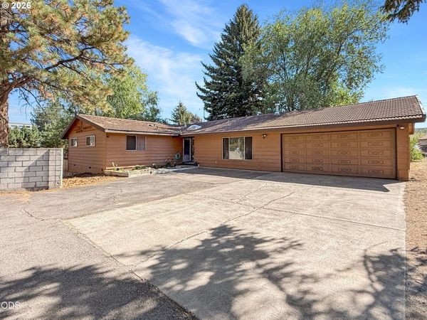 2640 NE 8TH ST, Bend, OR 97701