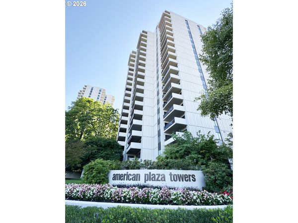 2221 SW 1ST AVE, Unit 823, Portland, OR 97201