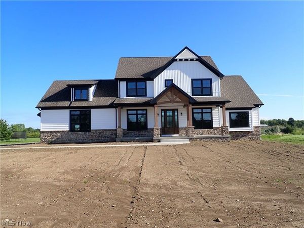 3071 Meadow Creek Drive, Aurora, OH 44202