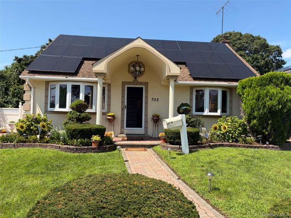 702 Diellen Lane, Elmont, NY 11003