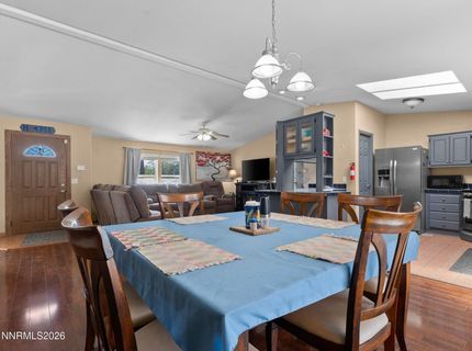 285 E 6th Avenue, Sun Valley, NV 89433 Photo