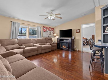 285 E 6th Avenue, Sun Valley, NV 89433 Photo