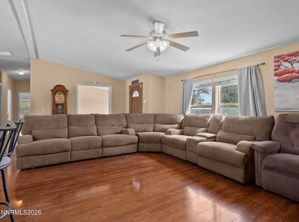 285 E 6th Avenue, Sun Valley, NV 89433 Photo