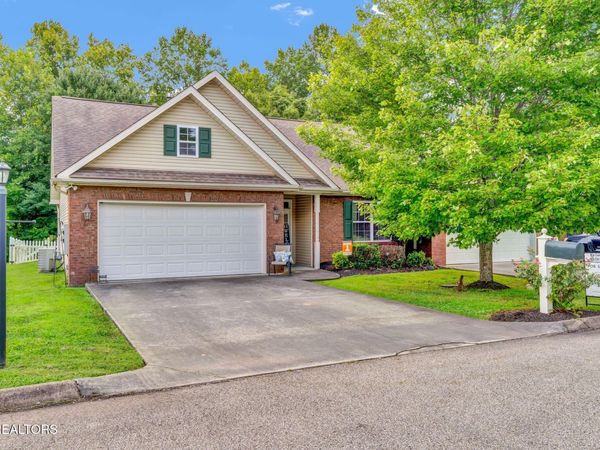 7215 OAKFIELD Lane, Powell, TN 37849