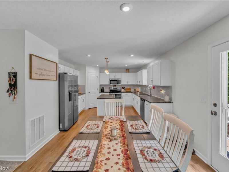 1074 Wayne Trail, Vermilion, OH 44089 Photo 12