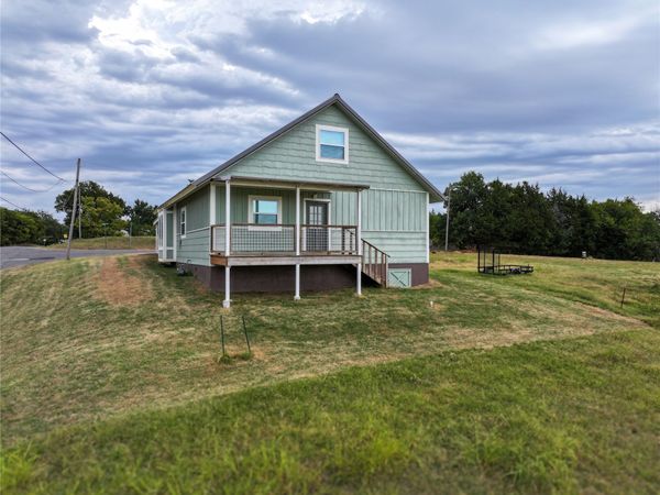 720 E 4th Street , Sulphur, OK 73086