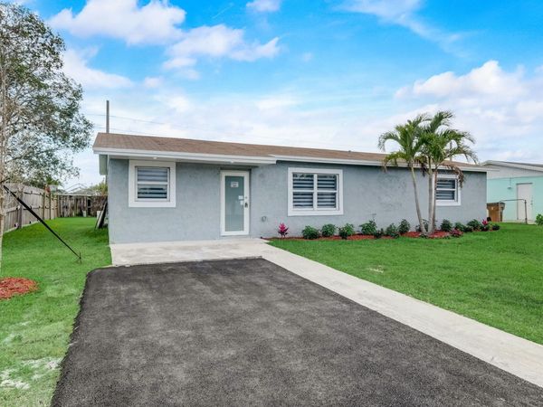 520 SW 13TH Place, Deerfield Beach, FL 33441