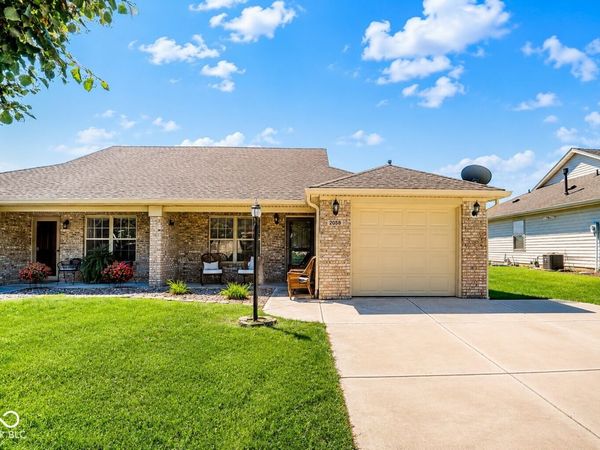 2059 Pelican Drive , Franklin, IN 46131