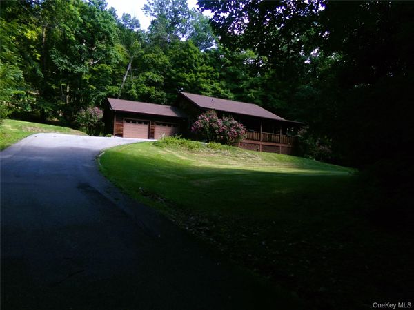 449 White Schoolhouse Road , Rhinebeck, NY 12572