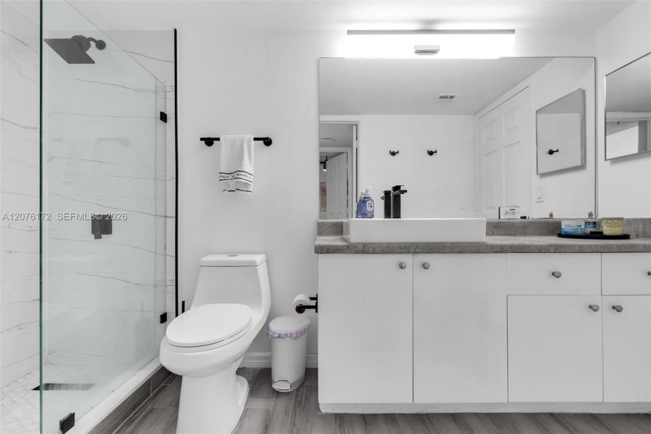 2457 Centergate Dr , Unit 306, Miramar, FL 33025 Photo