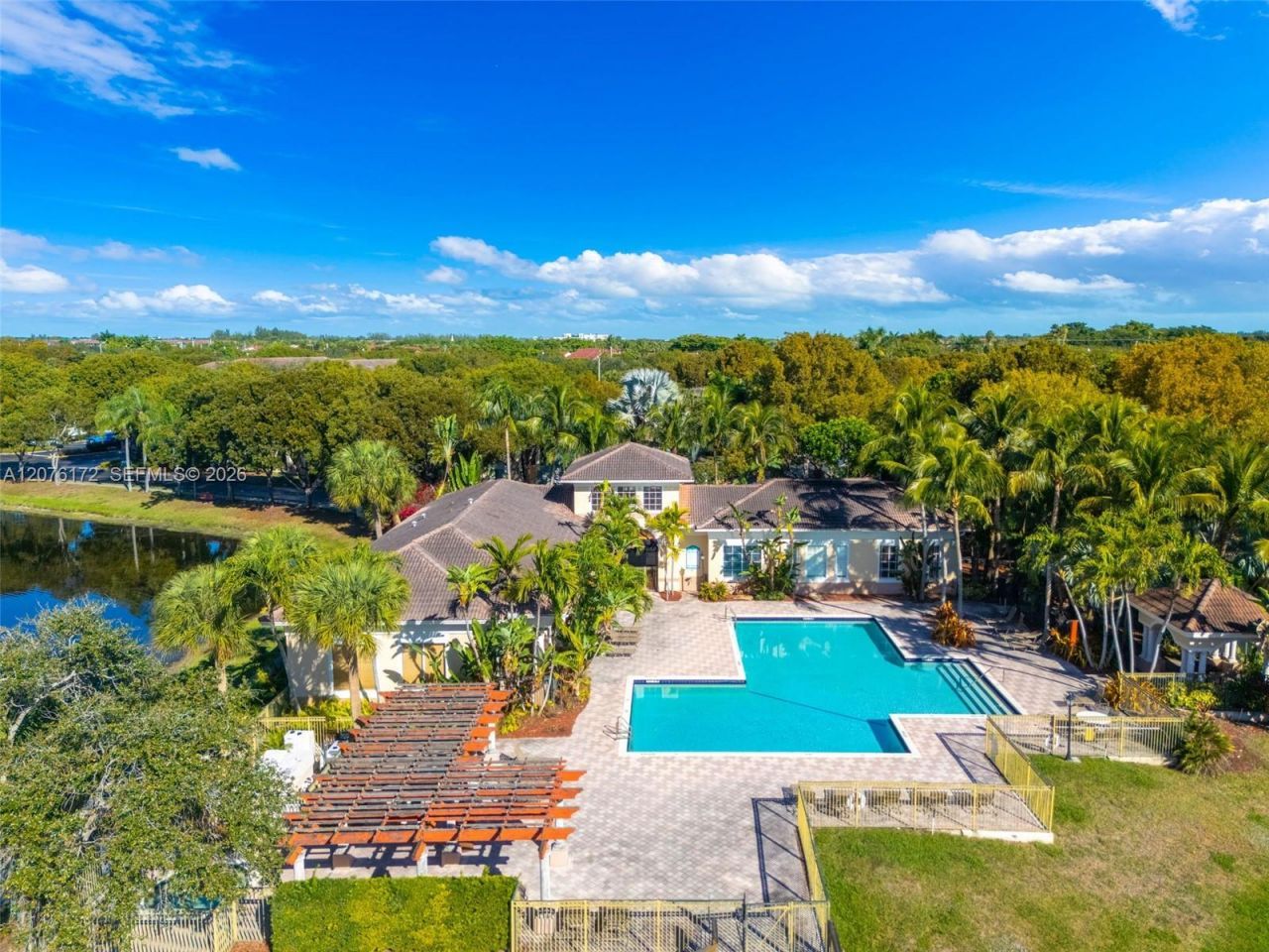 2457 Centergate Dr , Unit 306, Miramar, FL 33025 Photo