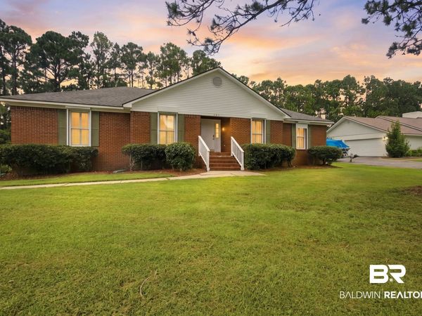 640 Wedgewood Drive, Gulf Shores, AL 36542