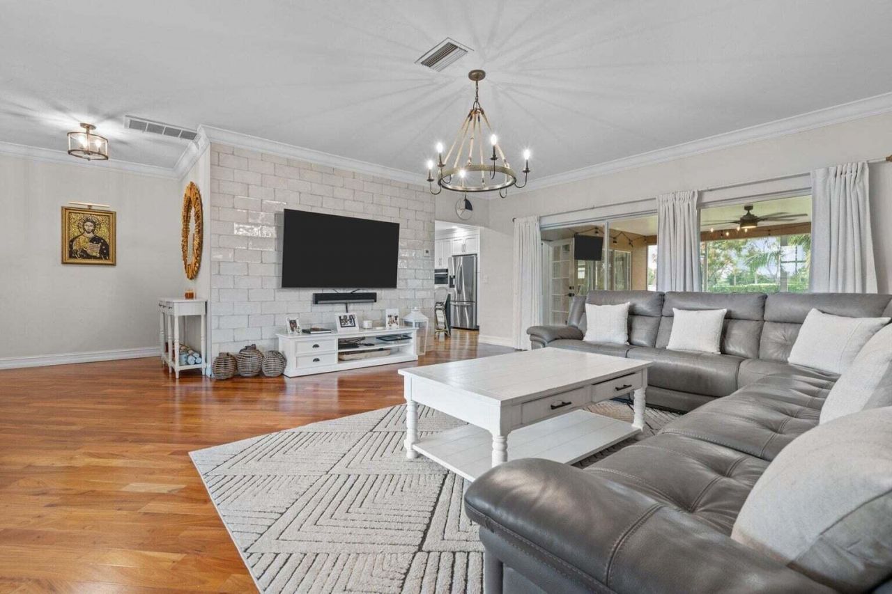 3929 Lowson Boulevard, Delray Beach, FL 33445 Photo
