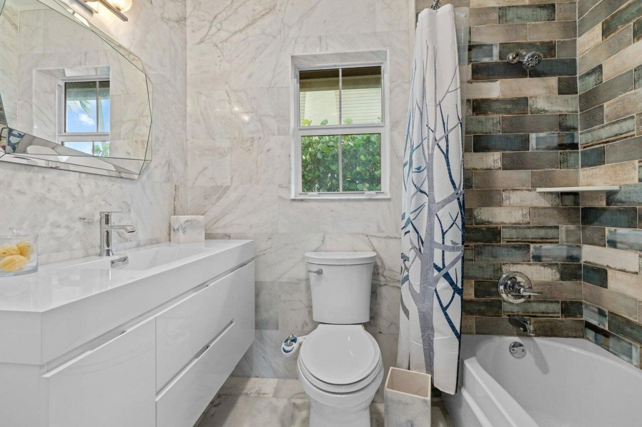 3929 Lowson Boulevard, Delray Beach, FL 33445 Photo