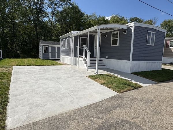 300 East Washington Street, Unit 34R, North Attleboro, MA 02760