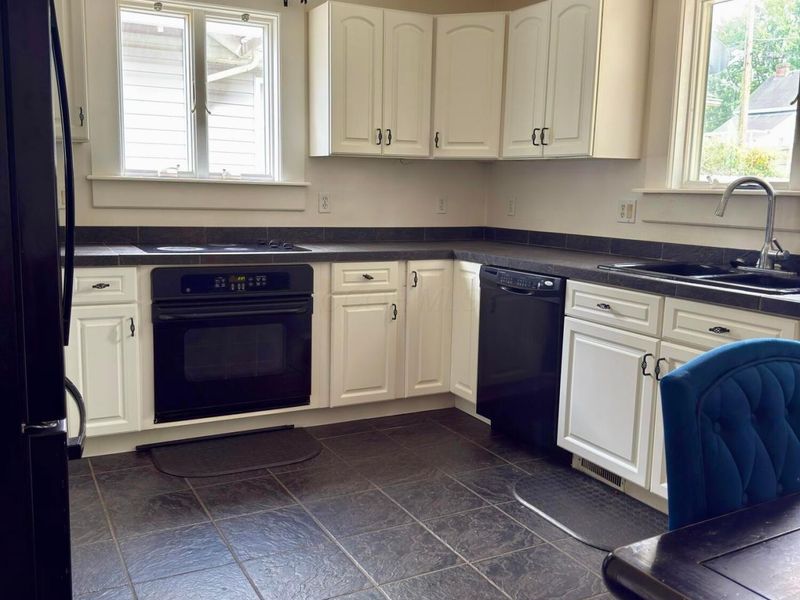 537 Harrison Street , New Lexington, OH 43764 Photo 4