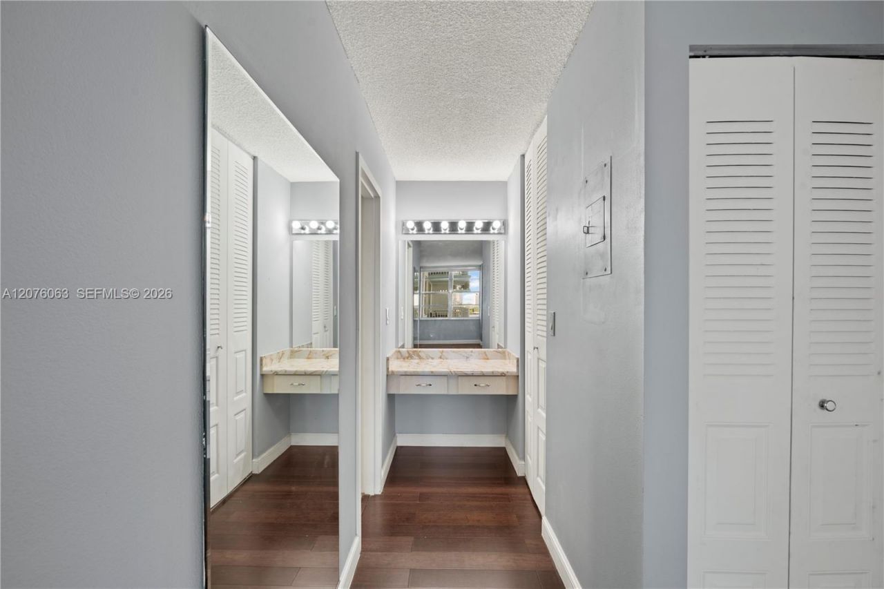 301 174th St , Unit 901, Sunny Isles Beach, FL 33160 Photo