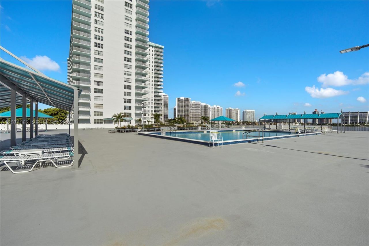 301 174th St , Unit 901, Sunny Isles Beach, FL 33160 Photo
