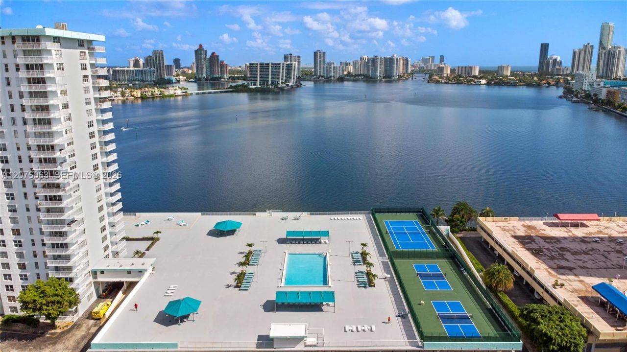 301 174th St , Unit 901, Sunny Isles Beach, FL 33160 Photo