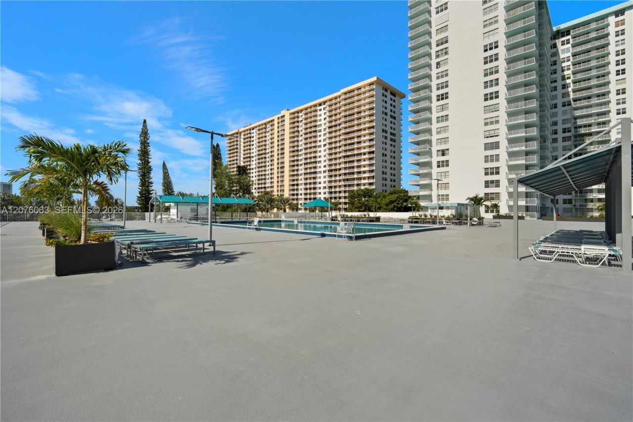 301 174th St , Unit 901, Sunny Isles Beach, FL 33160 Photo