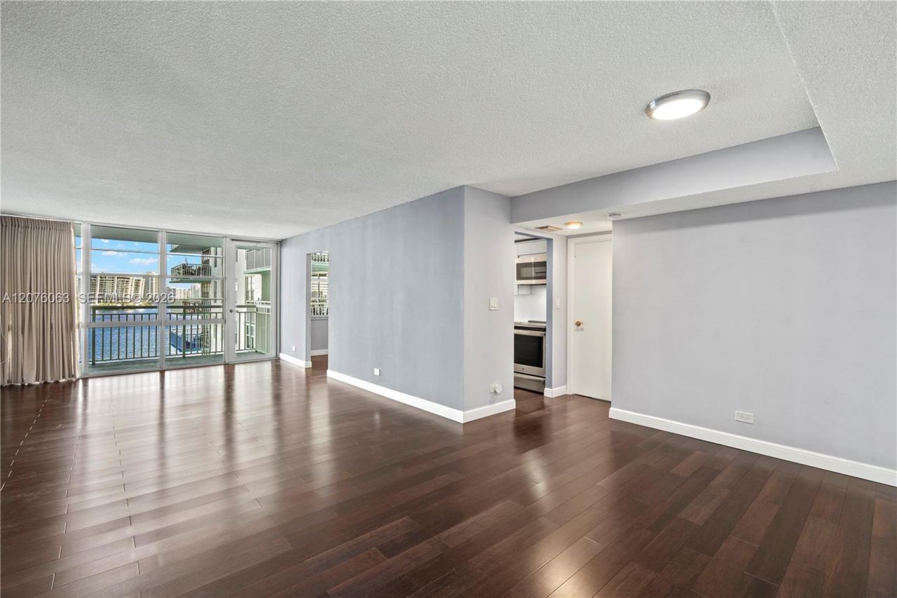 301 174th St , Unit 901, Sunny Isles Beach, FL 33160 Photo
