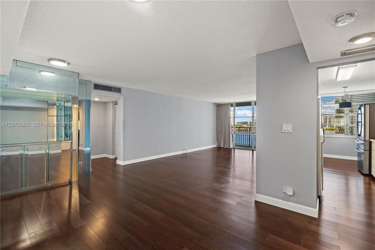301 174th St , Unit 901, Sunny Isles Beach, FL 33160 Photo