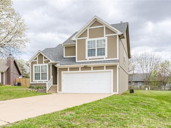 944 N Pine Street, Olathe, KS 66061