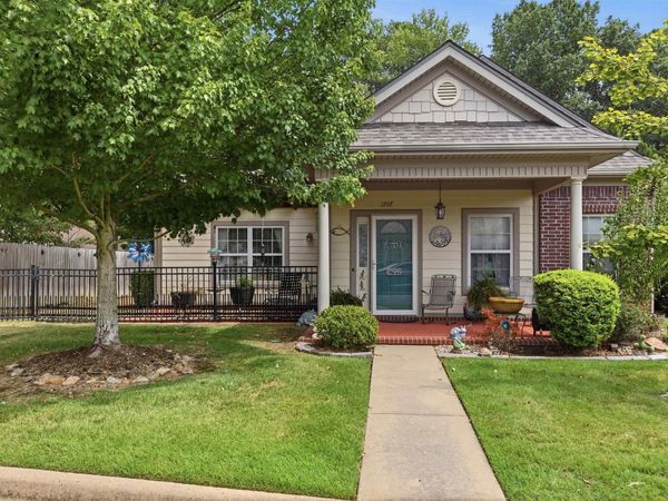 1707 Stagecoach Village, Little Rock, AR 72210
