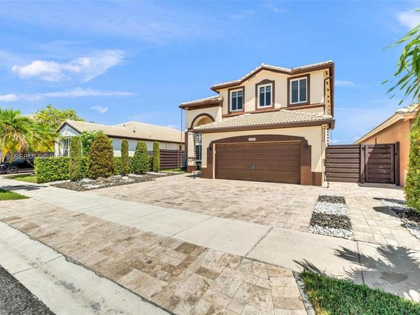 16237 SW 44th Ter , Miami, FL 33185