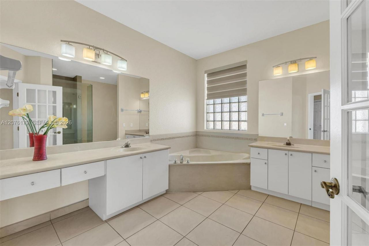 16237 SW 44th Ter , Miami, FL 33185 Photo