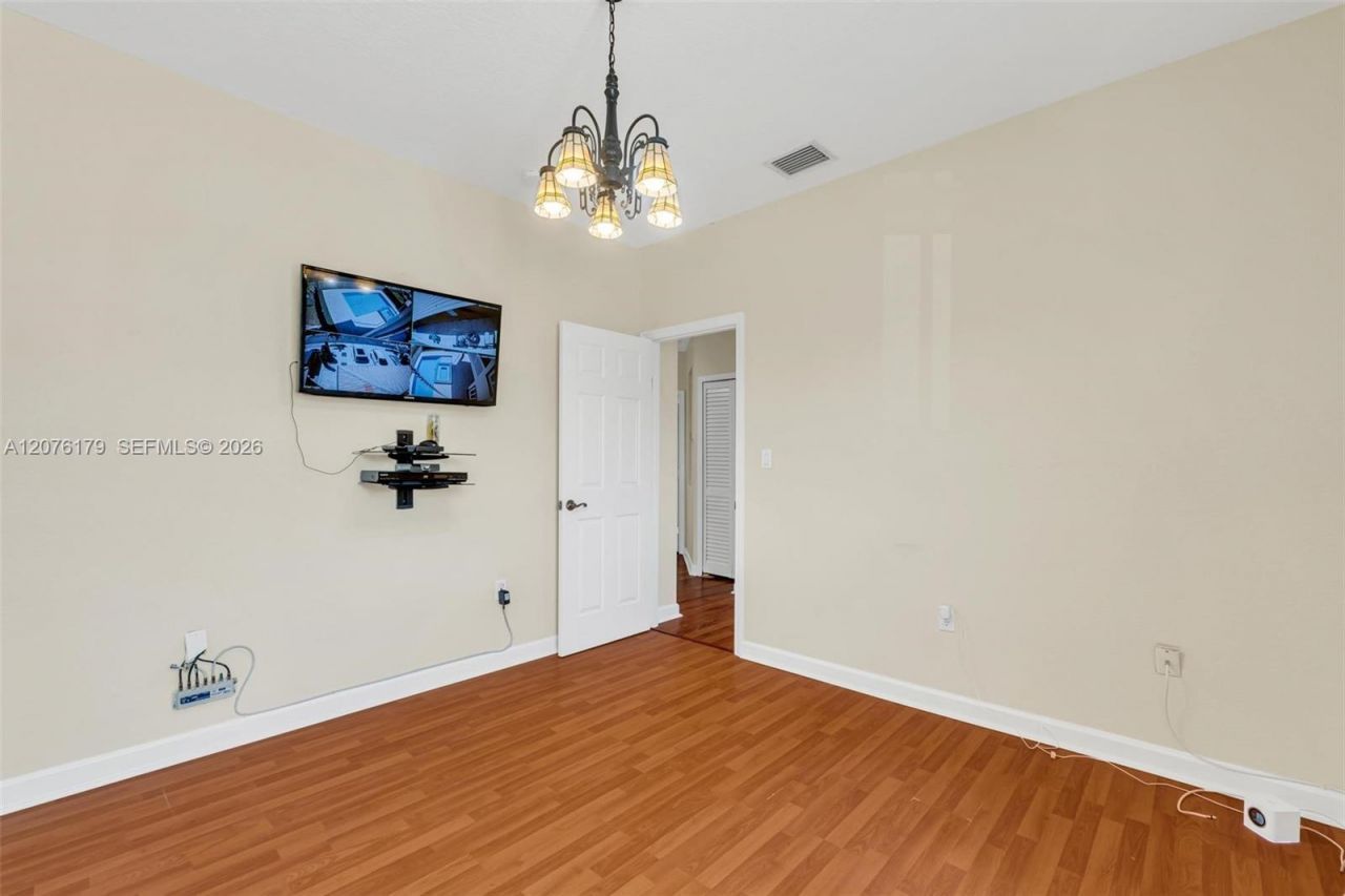 16237 SW 44th Ter , Miami, FL 33185 Photo
