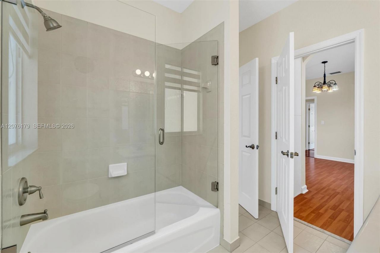 16237 SW 44th Ter , Miami, FL 33185 Photo