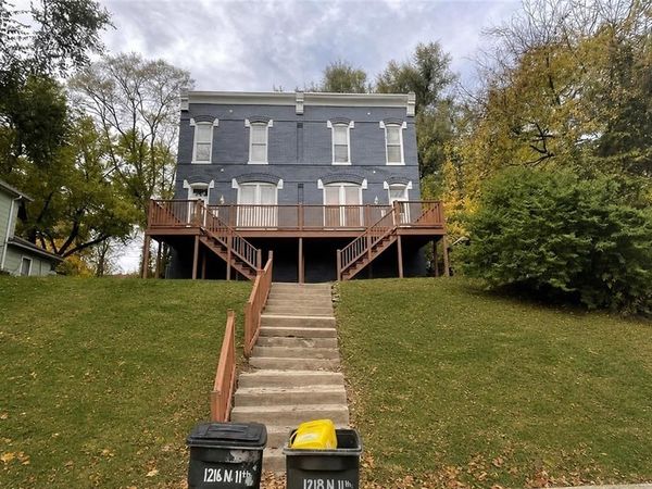 1216 N 11th Street, St Joseph, MO 64501