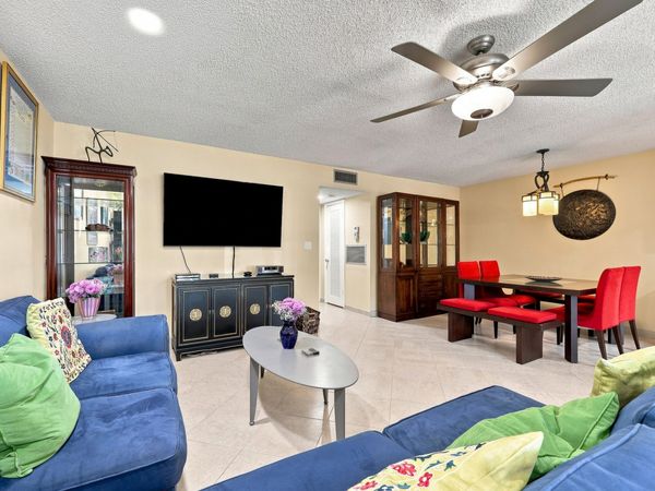 415 High Point Boulevard, Unit B, Delray Beach, FL 33445
