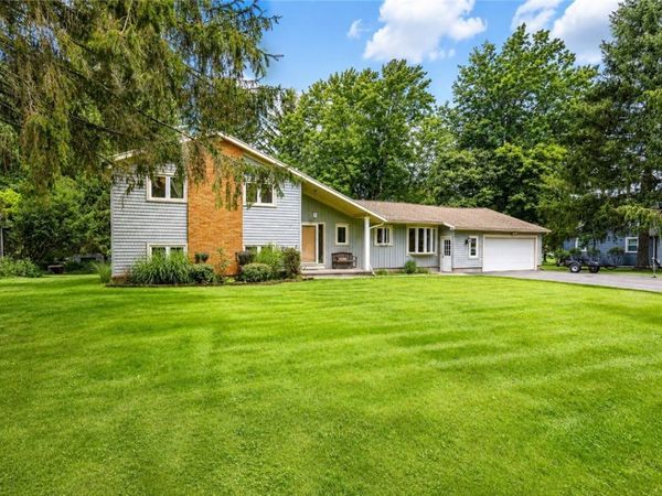 105 Merryhill Drive , Rochester, NY 14625
