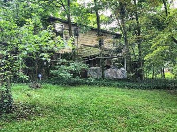 2161 W RIDGE DRIVE, LANCASTER, PA 17603