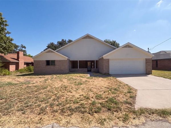 305 Rash Lane , Terrell, TX 75160