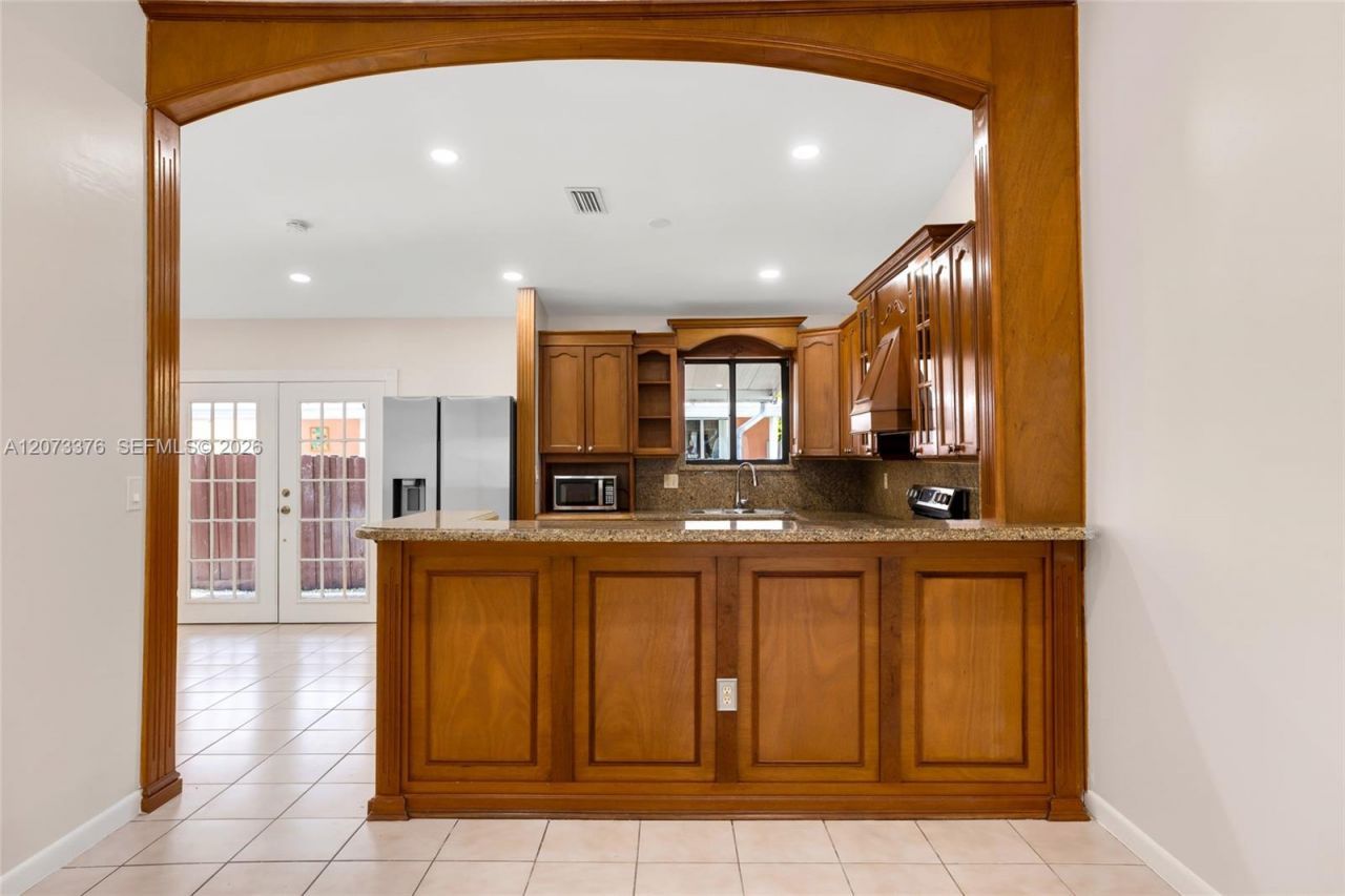 10212 NW 129th St , Hialeah Gardens, FL 33018 Photo