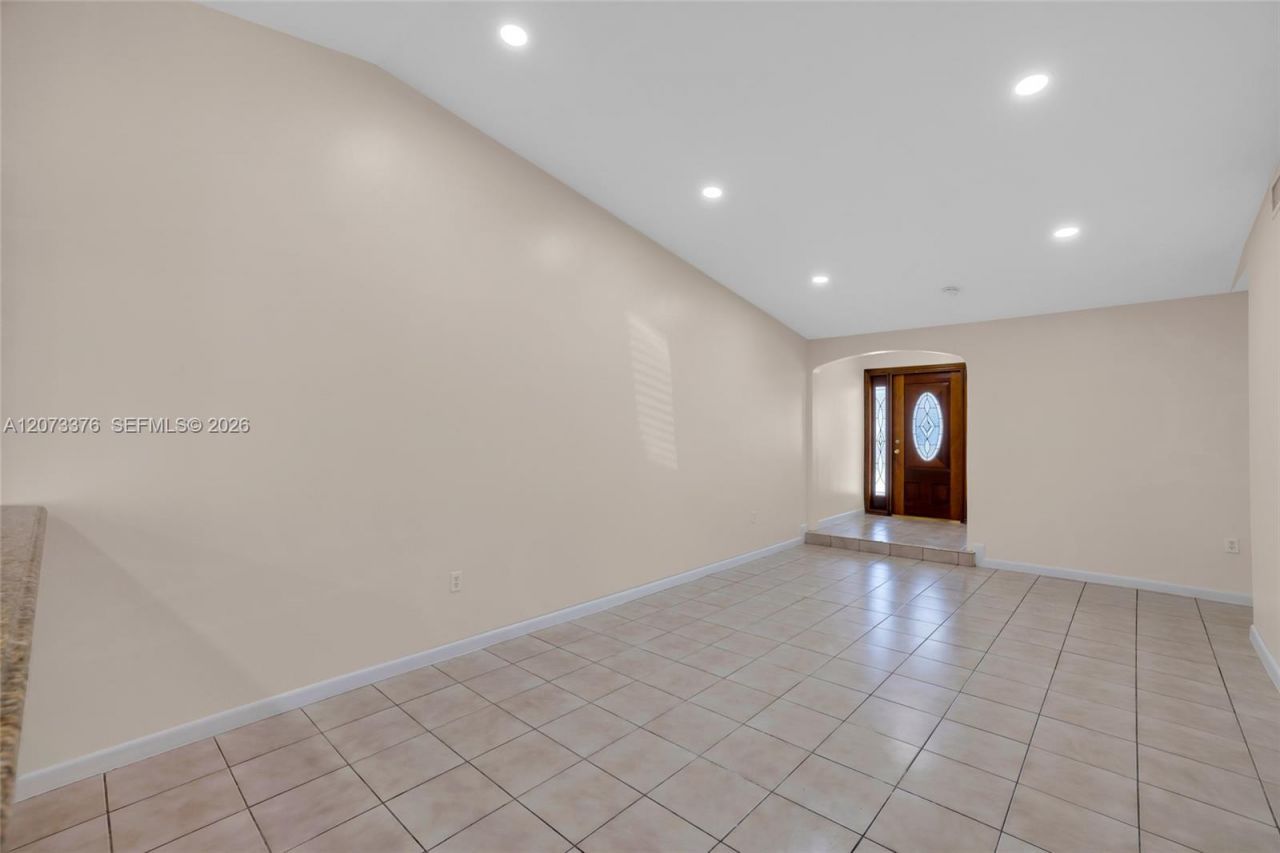 10212 NW 129th St , Hialeah Gardens, FL 33018 Photo