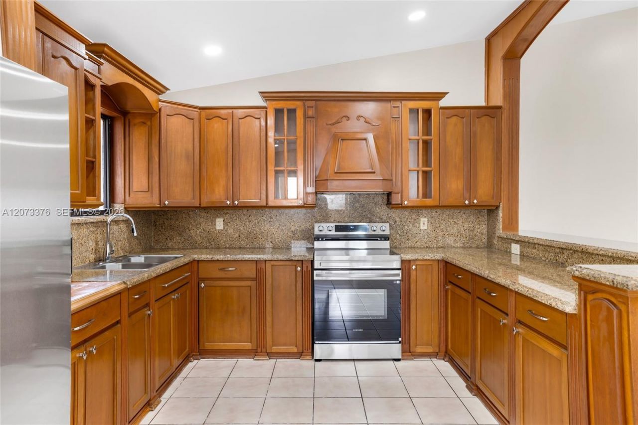 10212 NW 129th St , Hialeah Gardens, FL 33018 Photo