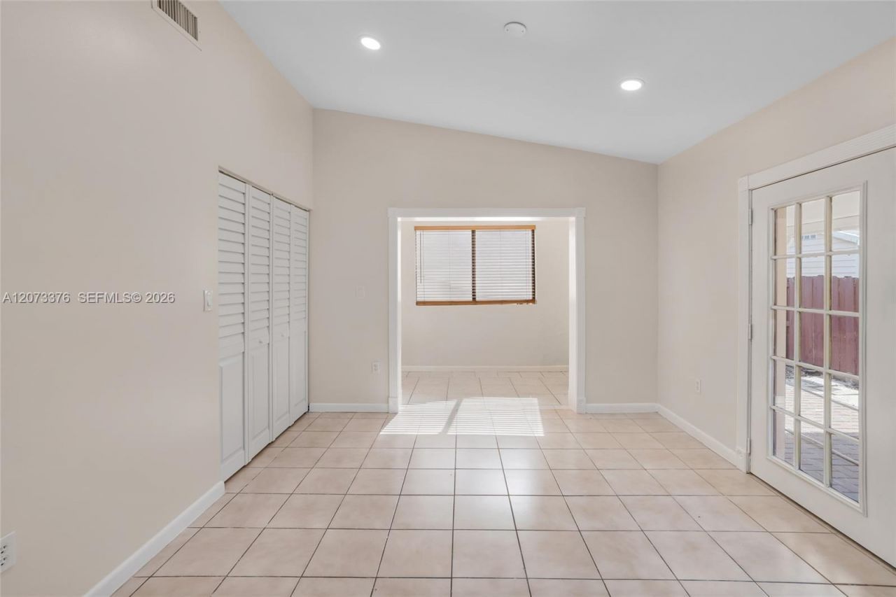 10212 NW 129th St , Hialeah Gardens, FL 33018 Photo