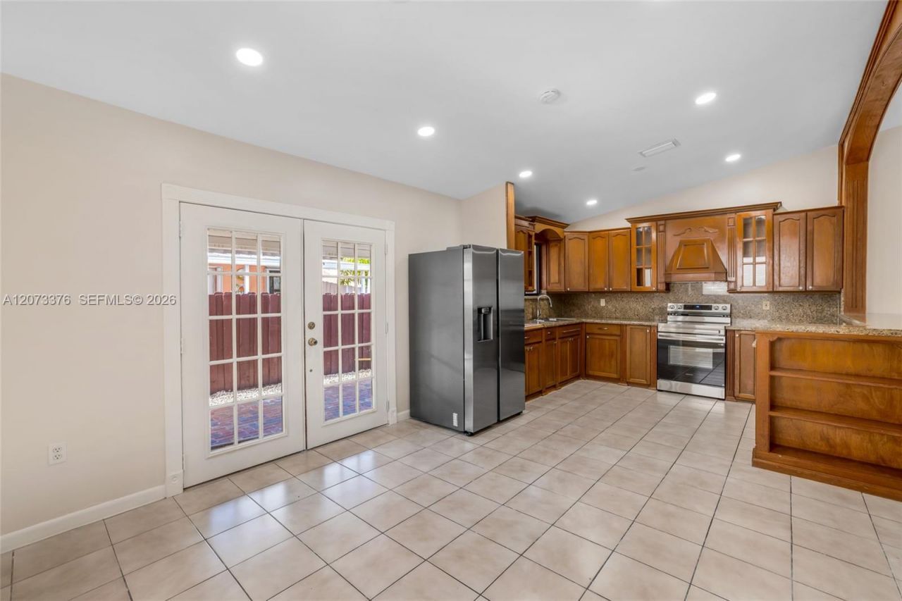 10212 NW 129th St , Hialeah Gardens, FL 33018 Photo