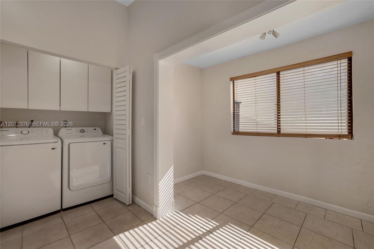10212 NW 129th St , Hialeah Gardens, FL 33018 Photo