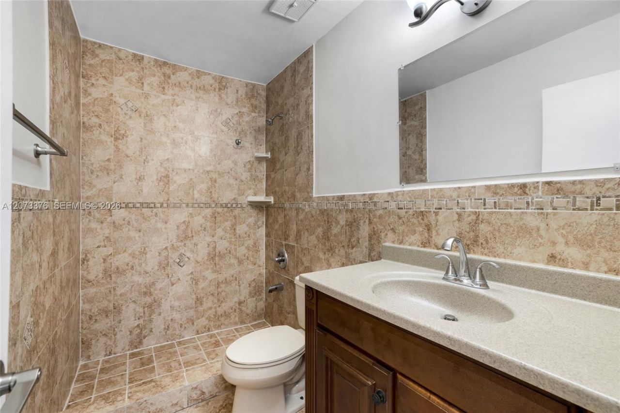10212 NW 129th St , Hialeah Gardens, FL 33018 Photo