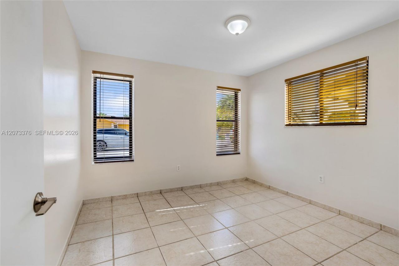 10212 NW 129th St , Hialeah Gardens, FL 33018 Photo