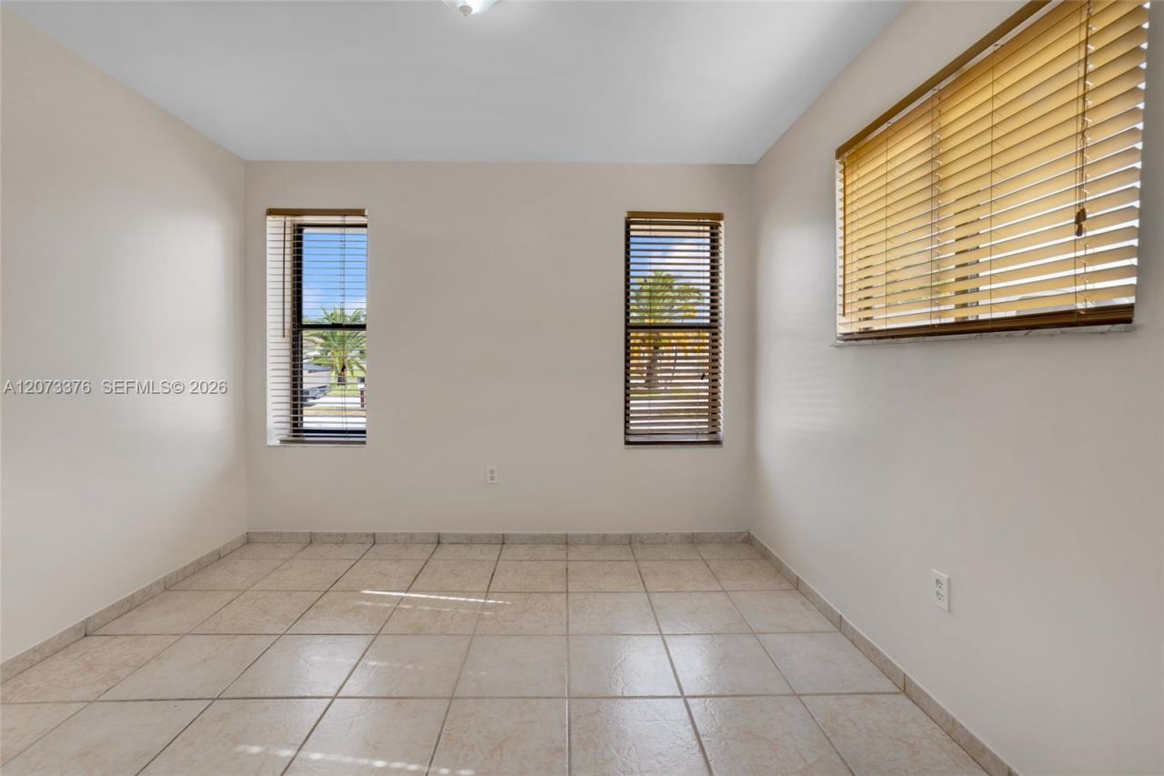 10212 NW 129th St , Hialeah Gardens, FL 33018 Photo