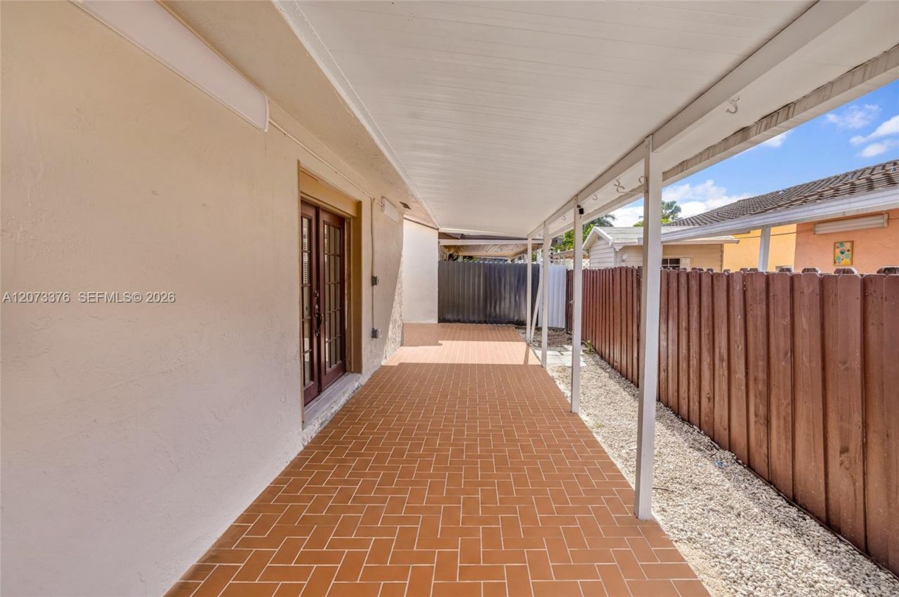 10212 NW 129th St , Hialeah Gardens, FL 33018 Photo
