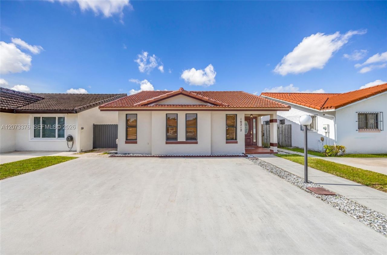 10212 NW 129th St , Hialeah Gardens, FL 33018 Photo