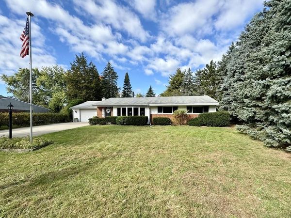 24461 Willow Lane, Novi, MI 48375